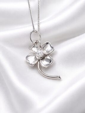925 Sterling Silver Four Leaf Clover CZ Pendant with Chain